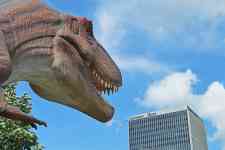 Hutchinson: dinosaur, dinosaur exhibit, dinosaur display